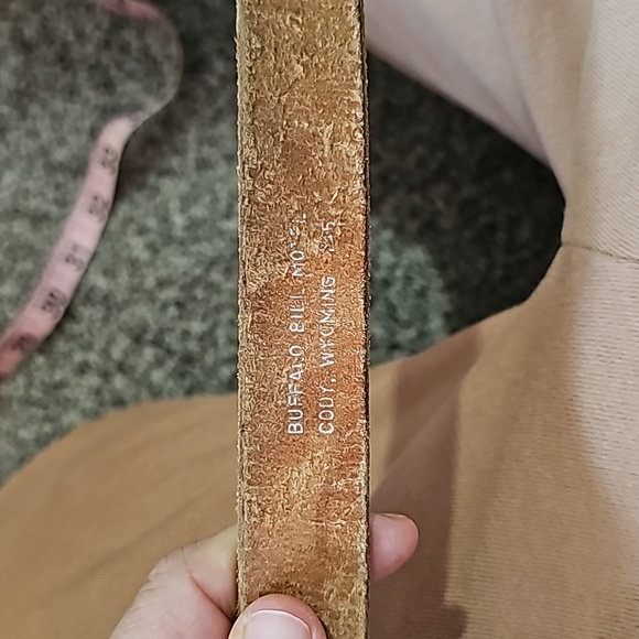 STUNNING VINTAGE BUFFALO BILL MOTEL LEATHER EMBOSSED BELT - Picture 7 of 9